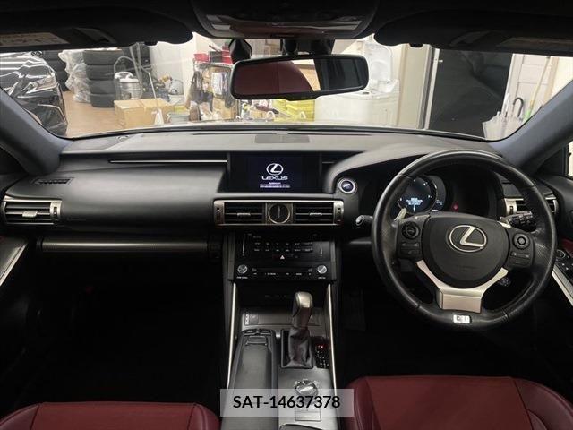 Lexus IS 2013-06 205871-18