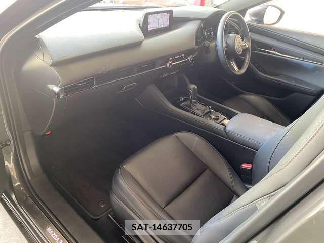 Mazda MAZDA3 2019-08 330724-5