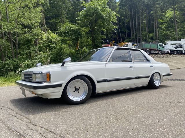 Toyota CRESTA 1984-09 3796-1