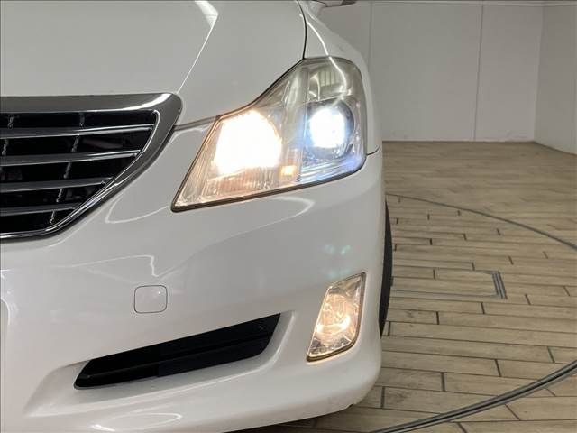 Toyota CROWN SEDAN 2009-08 26732-18
