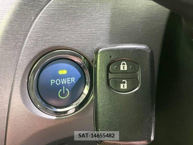 Toyota PRIUS 2014-07 383382-6