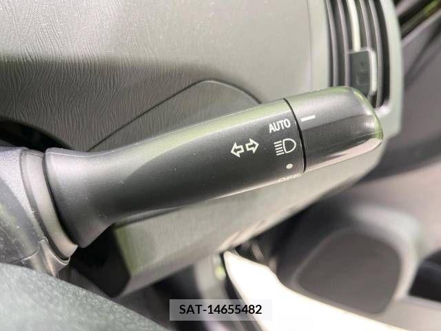 Toyota PRIUS 2014-07 383382-5
