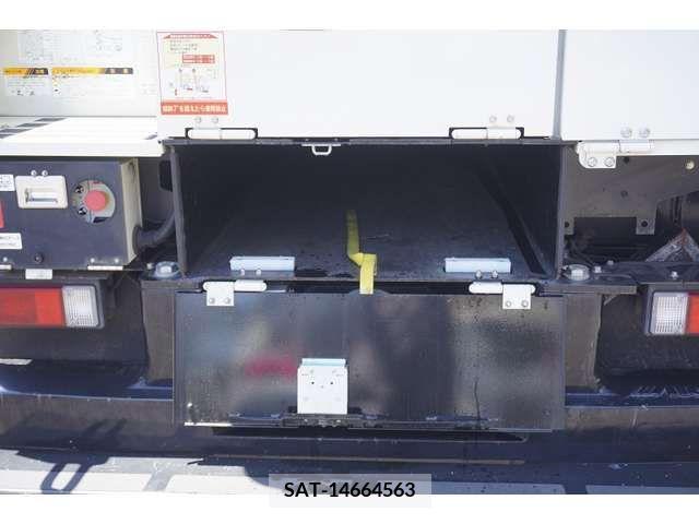 Mitsubishi CANTER 2017-11 302613-19
