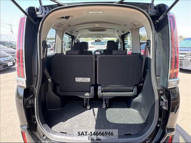 Toyota NOAH 2018-01 226596-18