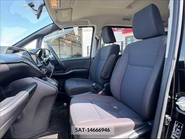 Toyota NOAH 2018-01 226596-16