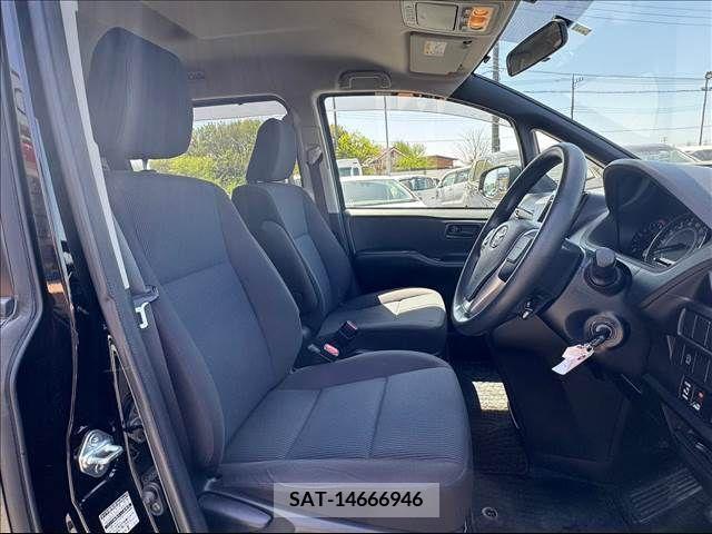 Toyota NOAH 2018-01 226596-15