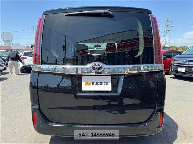 Toyota NOAH 2018-01 226596-13
