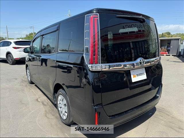 Toyota NOAH 2018-01 226596-12