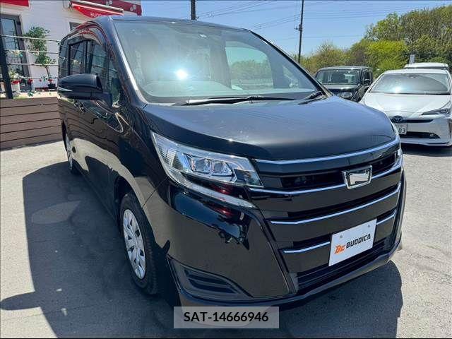 Toyota NOAH 2018-01 226596-7