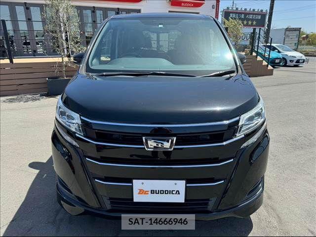 Toyota NOAH 2018-01 226596-8