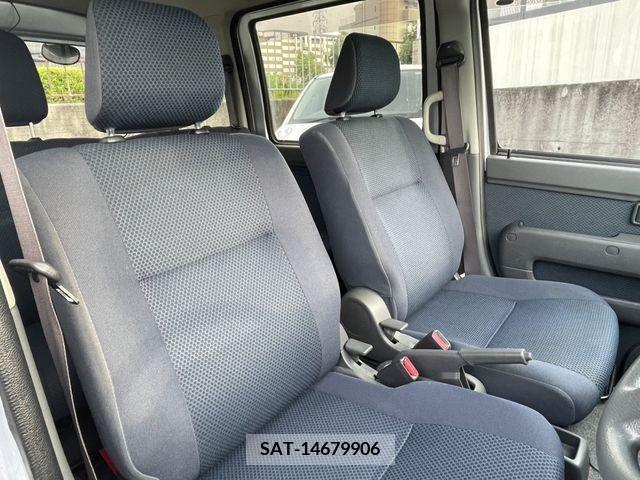 Toyota PIXIS VAN 2013-04 281457-18