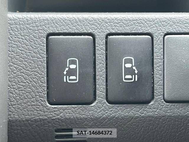 Toyota NOAH 2009-10 279520-4
