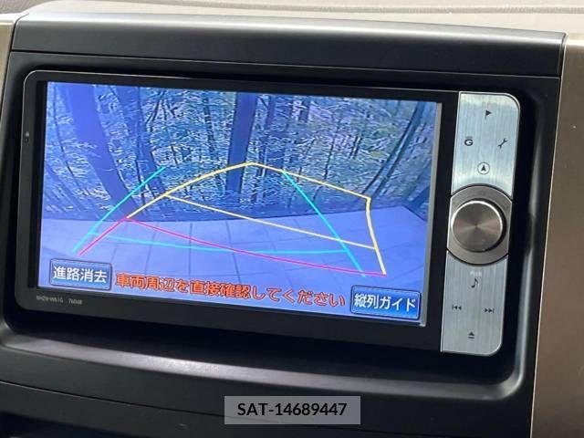 Toyota NOAH 2011-08 321282-3