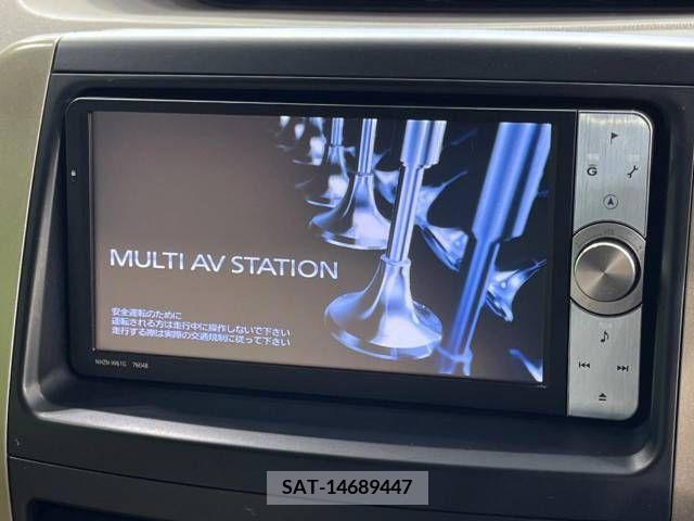 Toyota NOAH 2011-08 321282-2
