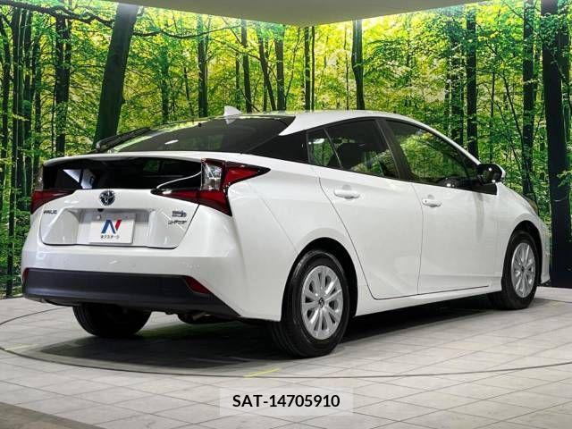 Toyota PRIUS 2022-12 393479-17