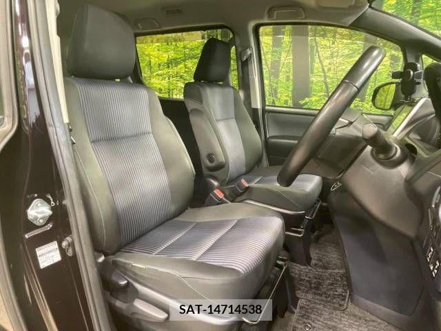 Toyota VOXY 2016-06 288895-8