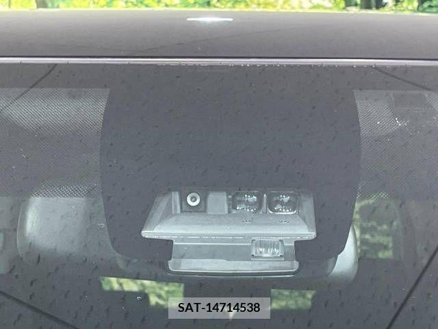 Toyota VOXY 2016-06 288895-4