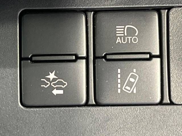 Toyota SIENTA 2019-08 180833-4