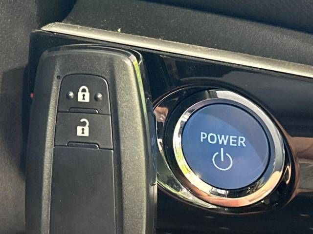 Toyota PRIUS 2018-03 12282-7