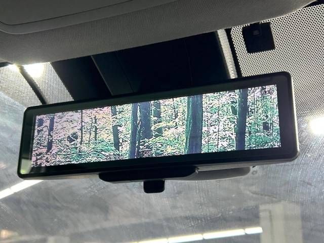 Toyota PRIUS 2018-03 12282-6