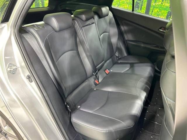 Toyota PRIUS 2018-03 12282-9