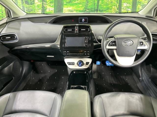 Toyota PRIUS 2018-03 12282-1