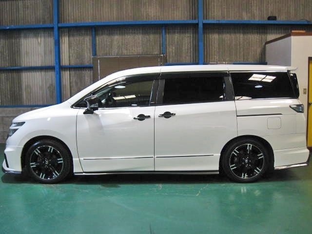 Nissan ELGRAND 2015-01 196632-4