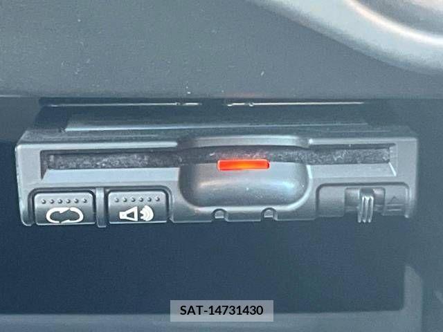 Nissan NOTE 2018-04 330125-6