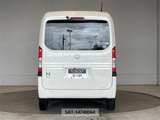Honda N-VAN 2019-02 307935-12