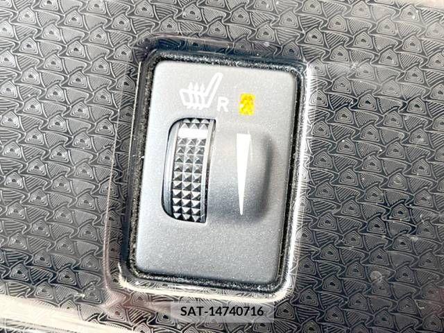 Toyota MARK X 2017-06 382777-7