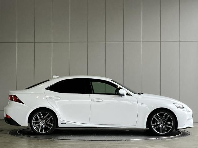 Lexus IS 2013-06 187394-3