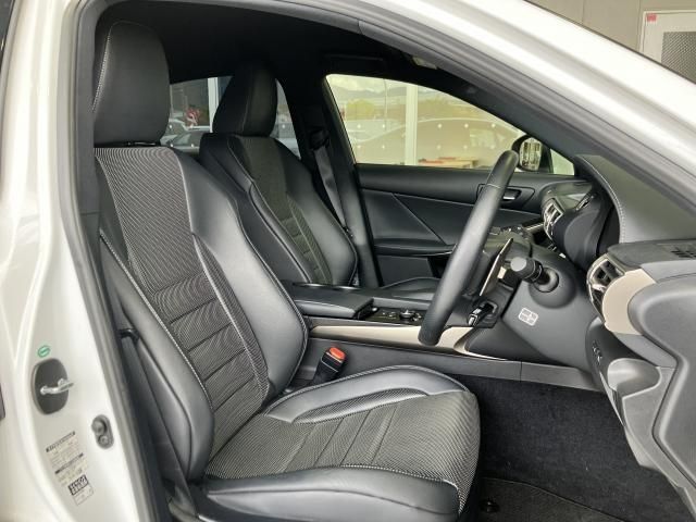 Lexus IS 2013-06 187394-20