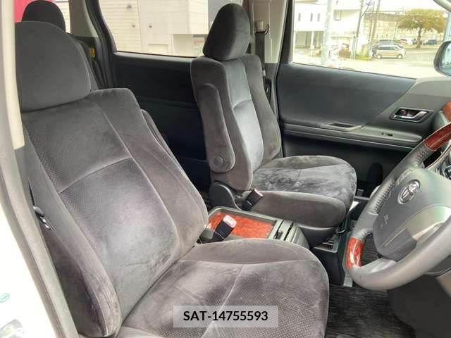Toyota VELLFIRE 2010-06 245805-14