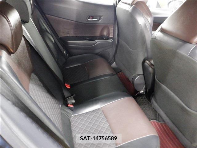 Toyota C-HR 2017-07 386709-6