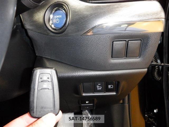 Toyota C-HR 2017-07 386709-14