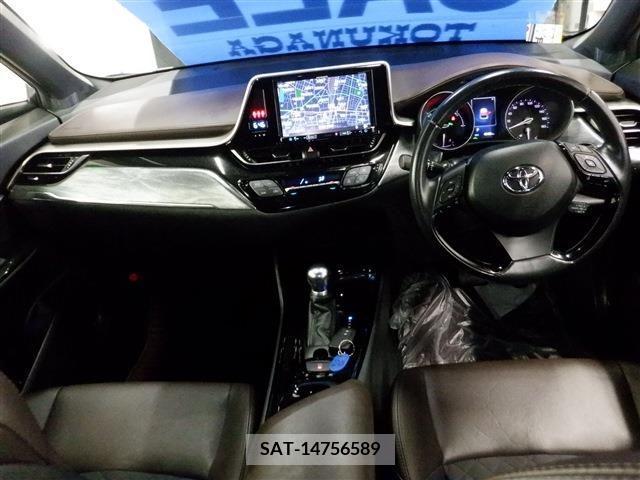 Toyota C-HR 2017-07 386709-4