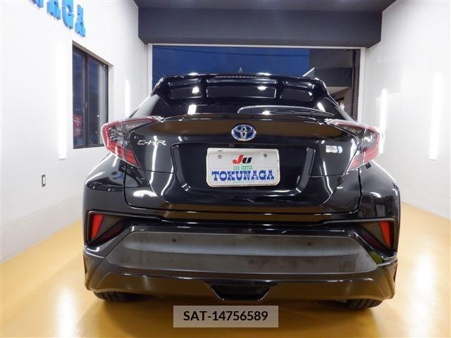Toyota C-HR 2017-07 386709-10