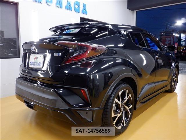Toyota C-HR 2017-07 386709-2
