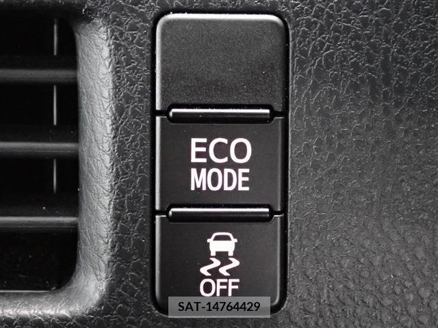 Toyota VOXY 2021-12 377659-17