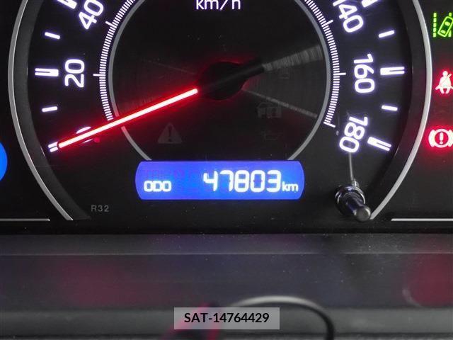 Toyota VOXY 2021-12 377659-23