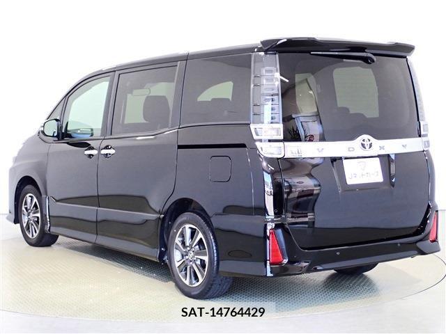 Toyota VOXY 2021-12 377659-5