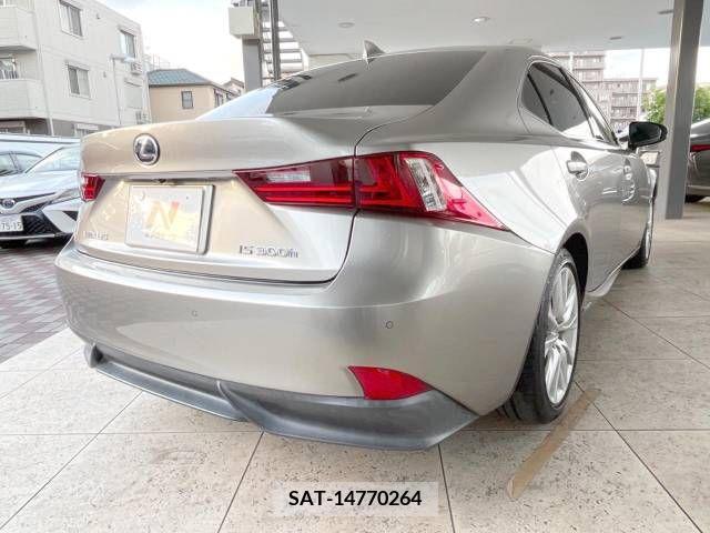 Lexus IS 2013-09 300069-17