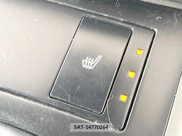 Lexus IS 2013-09 300069-5