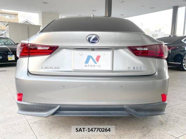 Lexus IS 2013-09 300069-15