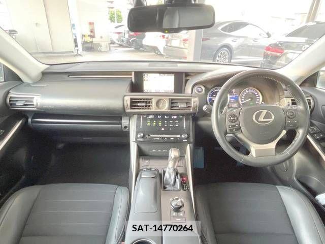 Lexus IS 2013-09 300069-1