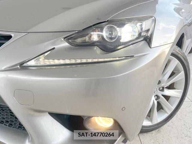 Lexus IS 2013-09 300069-13