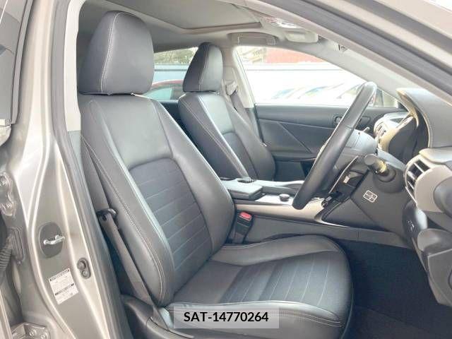 Lexus IS 2013-09 300069-9