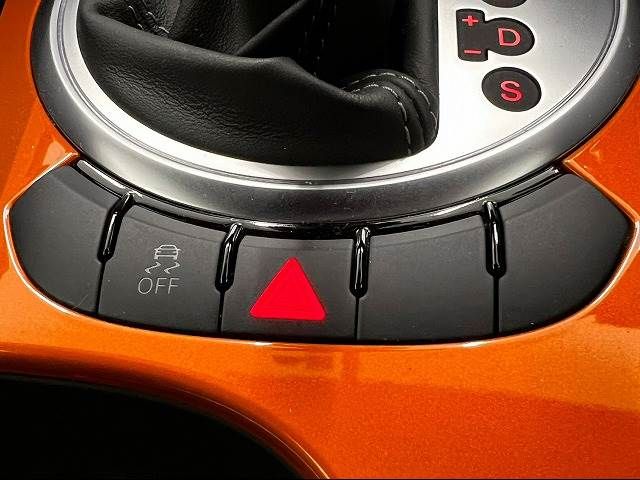 Audi TT 2013-08 12049-7
