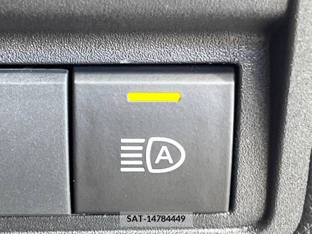 Toyota YARIS 2023-06 371387-5