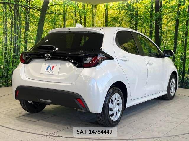 Toyota YARIS 2023-06 371387-17